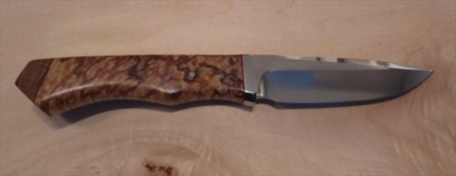 03-01 Knife stabilized beech