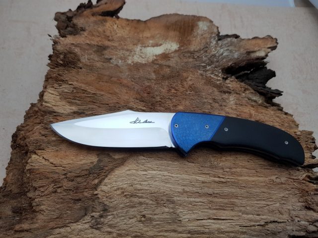 12-01 Black Micarta - Willy De Man